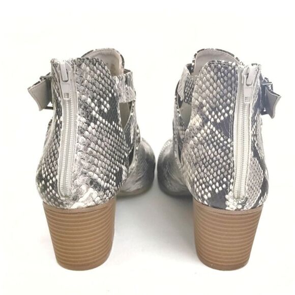 FERGALICIOUS KELSEY ANKLE BOOTS NATURAL SNAKE PRINT SIZE 9.5 - Picture 4 of 8